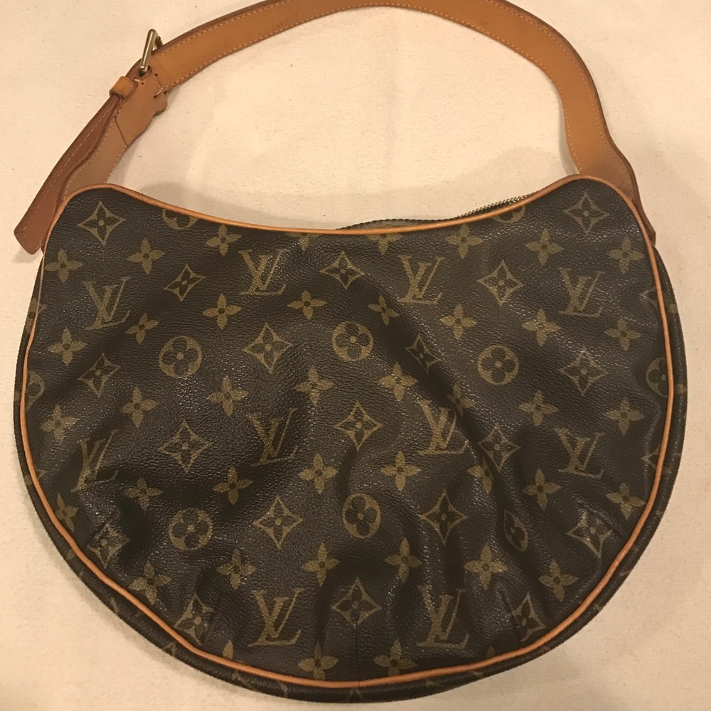 Louis Vuitton Croissant MM